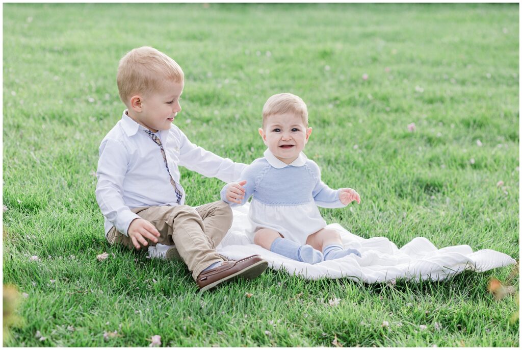 Family photo session in Maple Lawn Maryland with toddler and baby