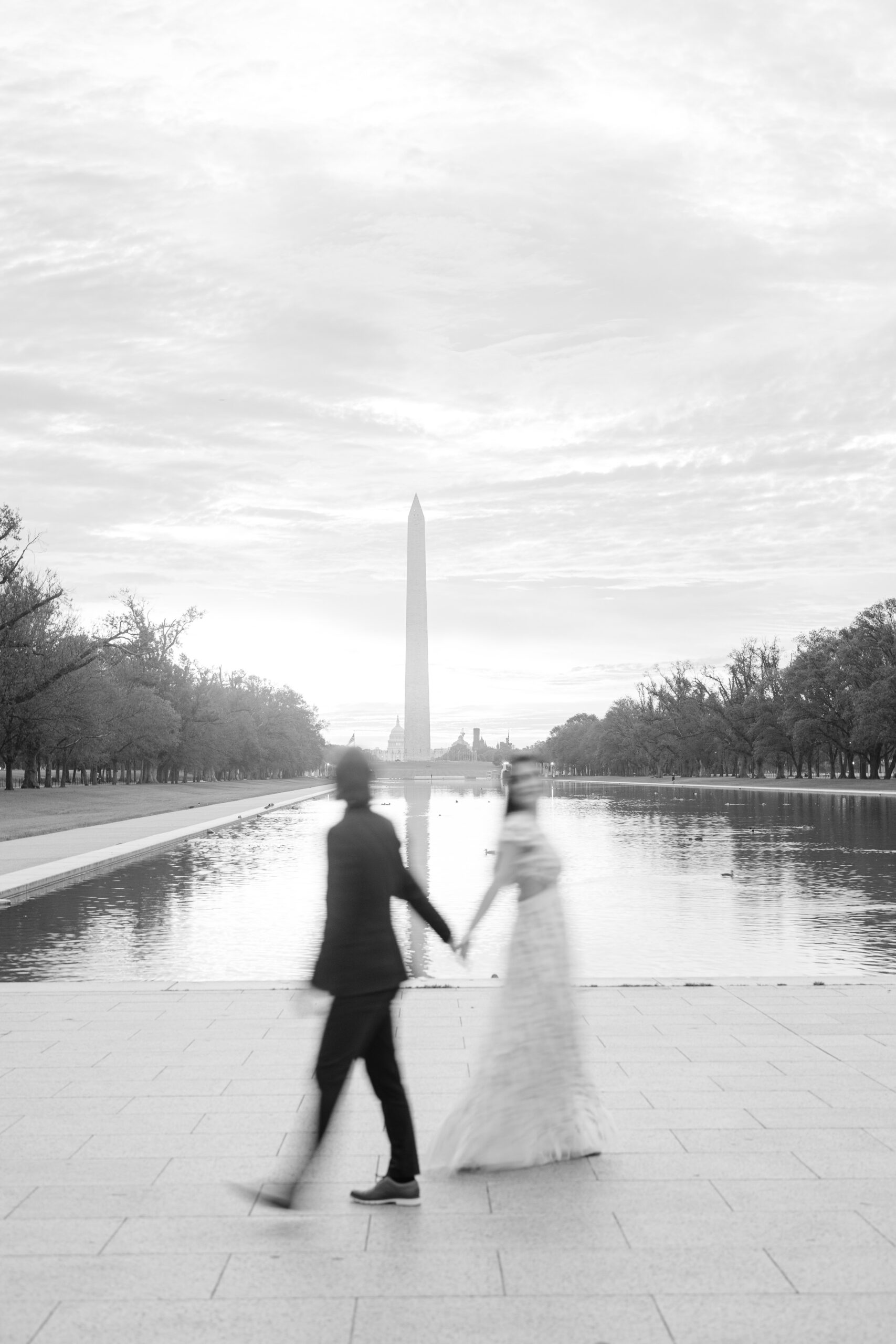 Guide to planning a Washington DC engagement session — including sunrise timing, outfit ideas, and best monument locations like the Lincoln Memorial and Jefferson Memorial