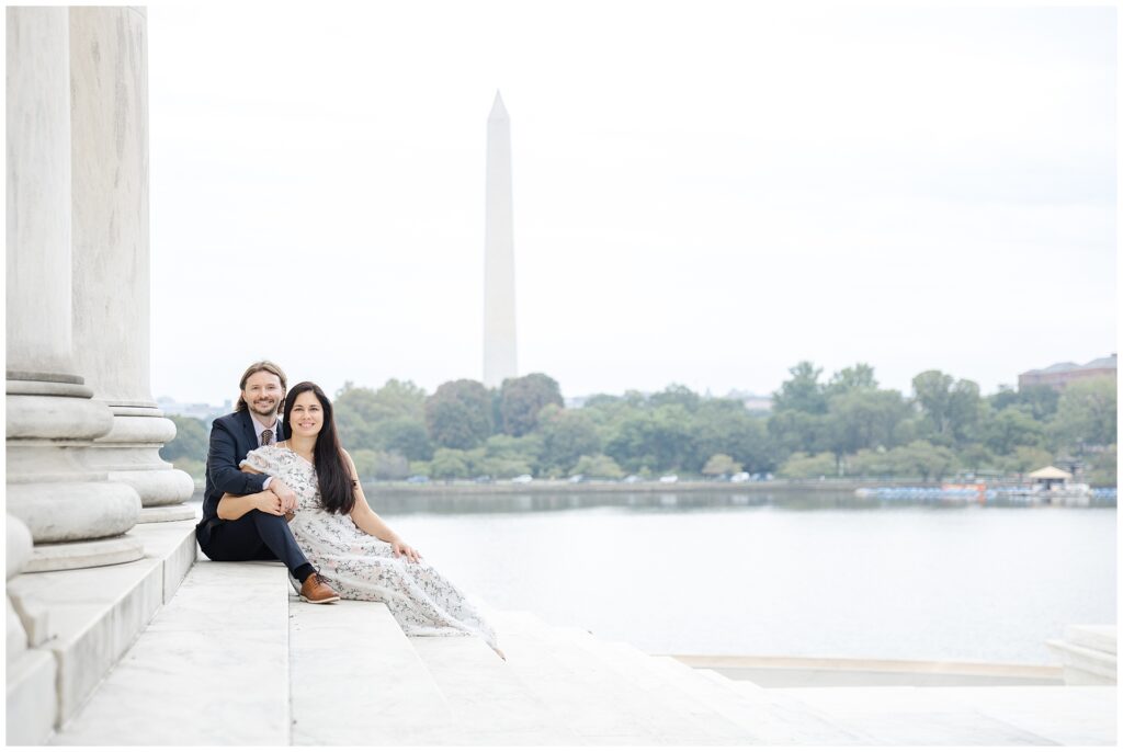 Washington Monument engagement photos at sunrise, featured in a photographer’s guide to planning DC monument sessions.